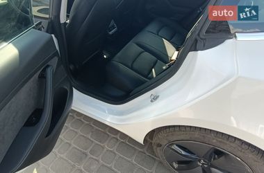 Седан Tesla Model 3 2020 в Львове