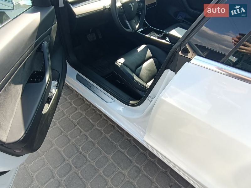 Седан Tesla Model 3 2020 в Львове фото 14 Седан Tesla Model 3 2020 в Львове