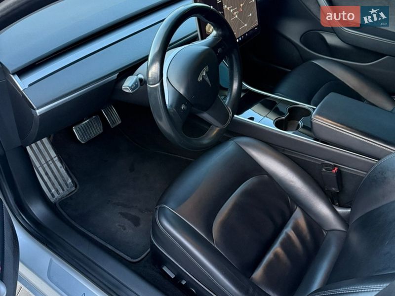 Седан Tesla Model 3 2018 в Луцьку