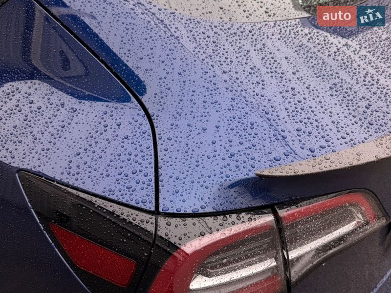 Седан Tesla Model 3 2023 в Киеве