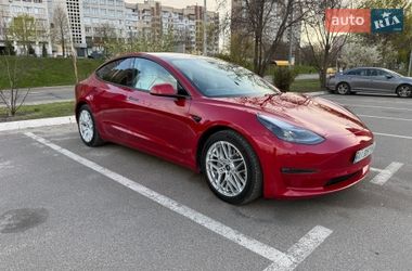 Седан Tesla Model 3 2021 в Киеве