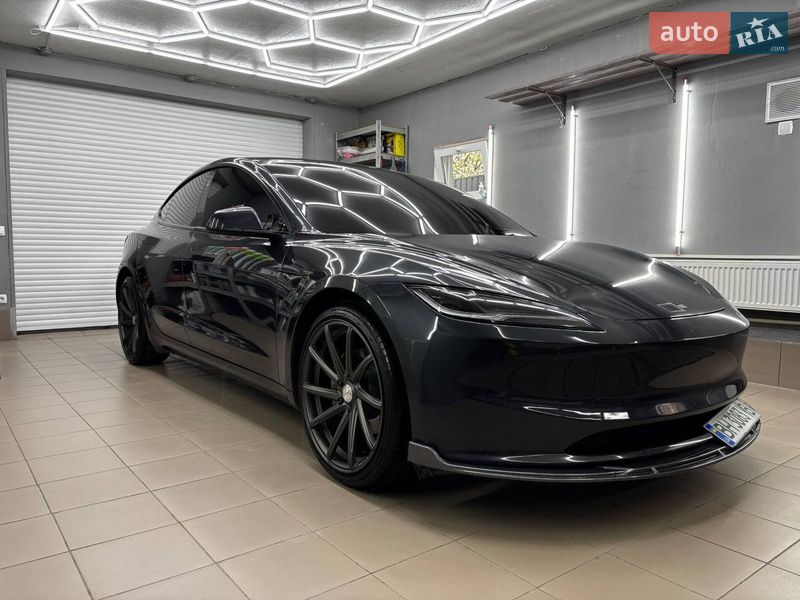 Седан Tesla Model 3 2024 в Черноморске