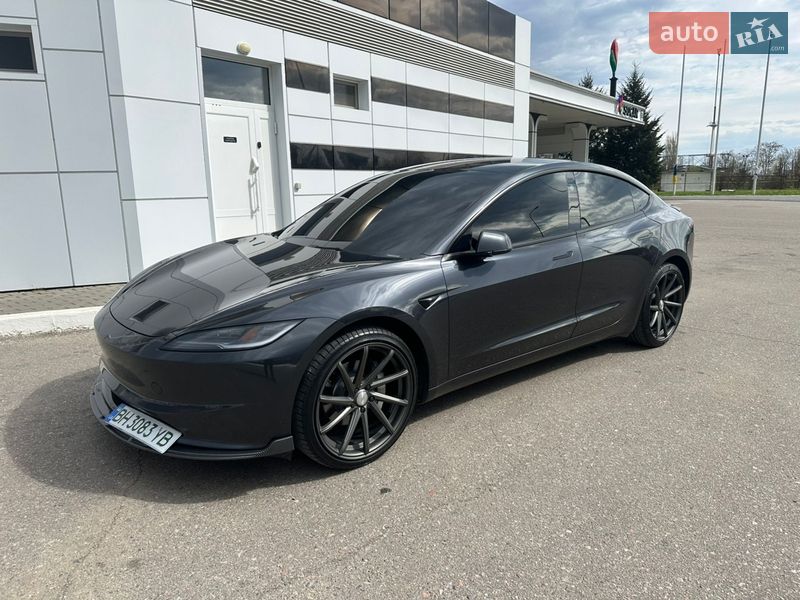 Седан Tesla Model 3 2024 в Черноморске