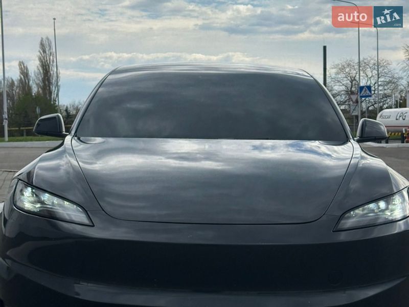 Седан Tesla Model 3 2024 в Черноморске