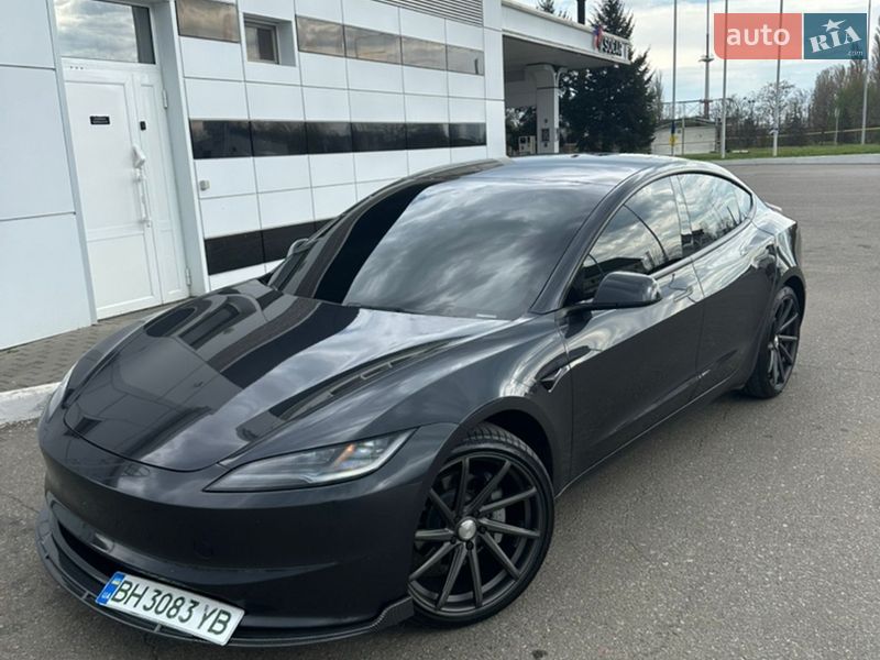 Седан Tesla Model 3 2024 в Черноморске