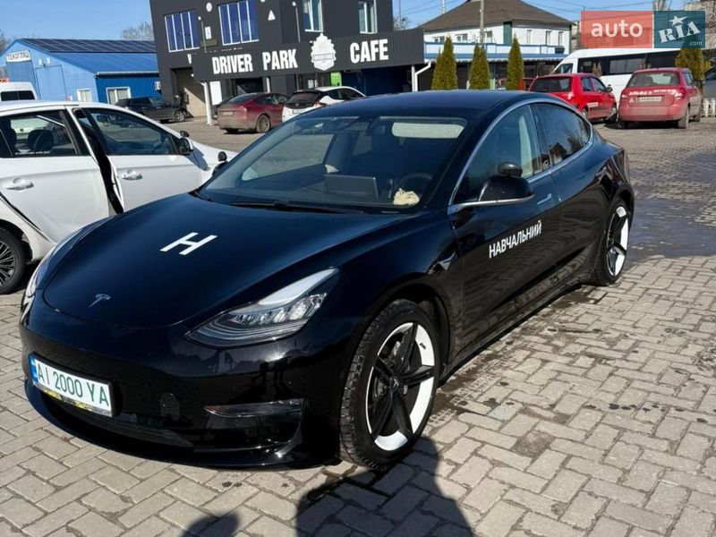 Седан Tesla Model 3 2018 в Барышевке