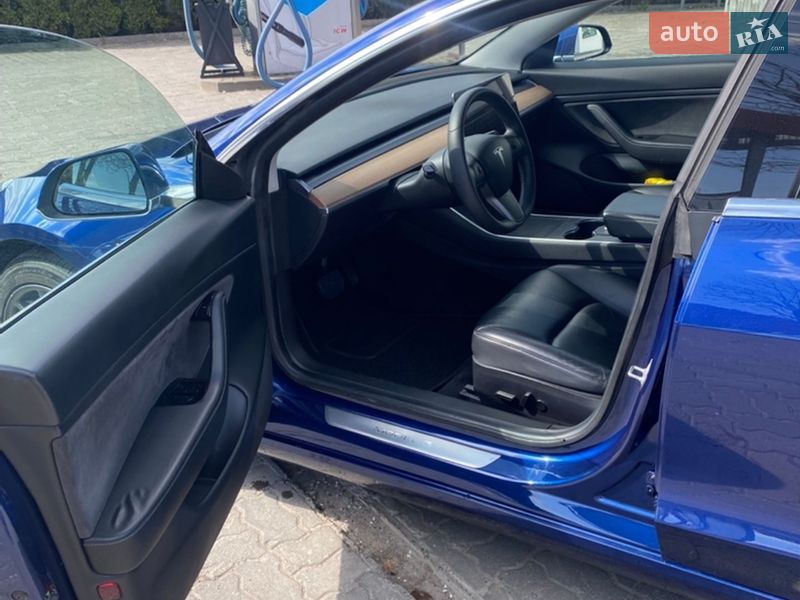 Седан Tesla Model 3 2020 в Львові фото 14 Седан Tesla Model 3 2020 в Львові