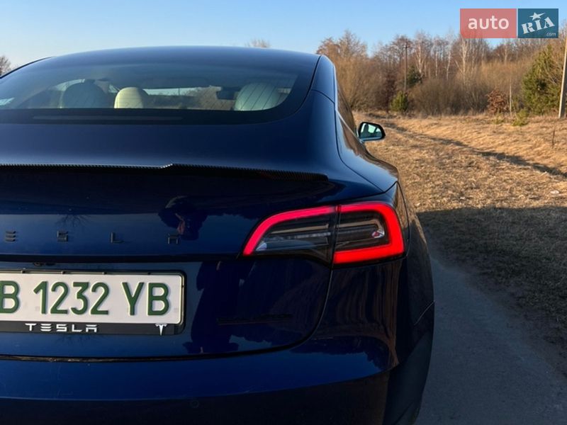 Седан Tesla Model 3 2018 в Вінниці