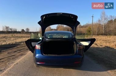 Седан Tesla Model 3 2018 в Вінниці