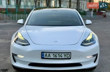 Седан Tesla Model 3 2021 в Киеве