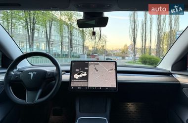 Седан Tesla Model 3 2021 в Киеве