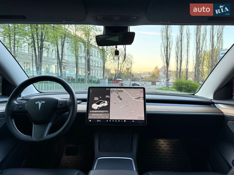 Седан Tesla Model 3 2021 в Киеве