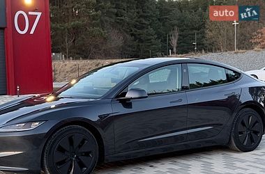 Седан Tesla Model 3 2024 в Львове
