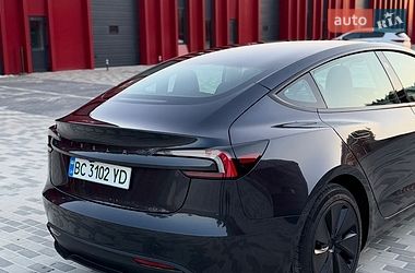 Седан Tesla Model 3 2024 в Львове