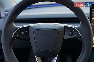 Седан Tesla Model 3 2024 в Львове