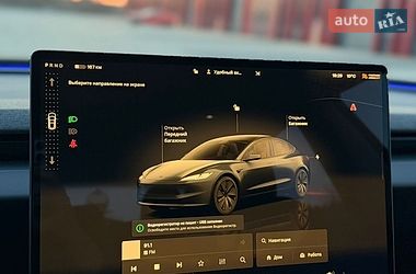 Седан Tesla Model 3 2024 в Львове