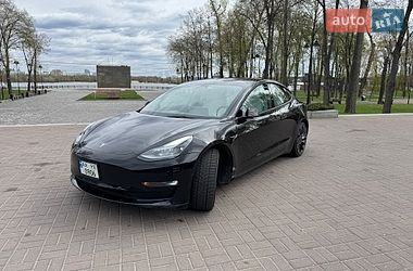 Седан Tesla Model 3 2022 в Киеве
