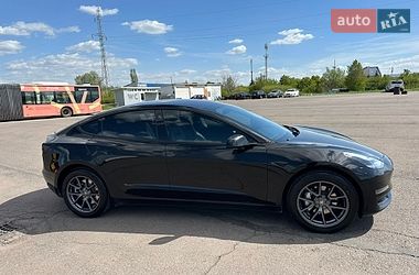 Седан Tesla Model 3 2018 в Ужгороді