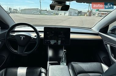Седан Tesla Model 3 2018 в Ужгороді