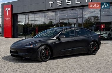 Седан Tesla Model 3 2024 в Тернополі