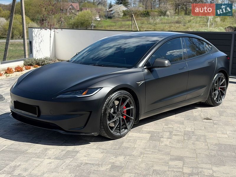 Седан Tesla Model 3 2024 в Тернополі