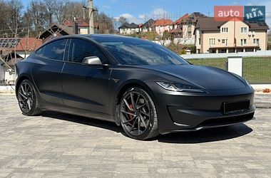 Седан Tesla Model 3 2024 в Тернополе