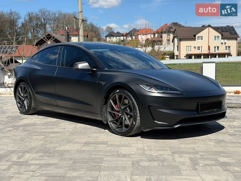 Седан Tesla Model 3 2024 в Тернополе