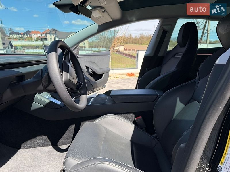 Седан Tesla Model 3 2024 в Тернополі