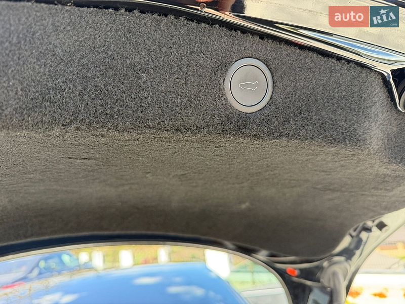 Седан Tesla Model 3 2024 в Тернополе