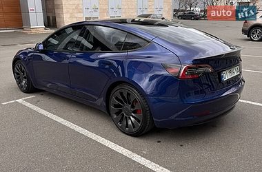 Седан Tesla Model 3 2021 в Киеве