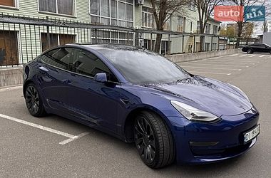 Седан Tesla Model 3 2021 в Киеве