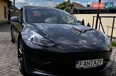 Седан Tesla Model 3 2021 в Золотоноше