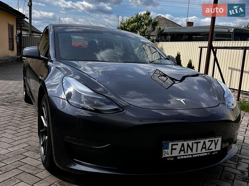Tesla Model 3 2021