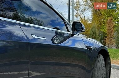 Седан Tesla Model 3 2019 в Киеве