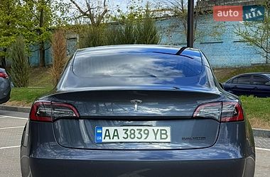 Седан Tesla Model 3 2019 в Киеве