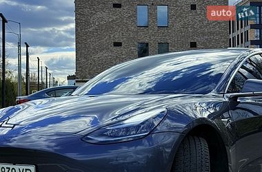 Седан Tesla Model 3 2019 в Киеве