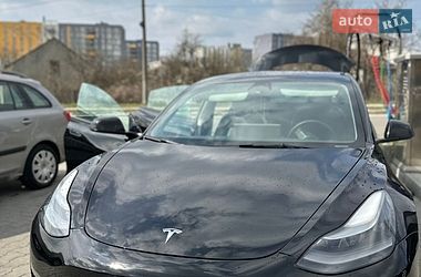 Седан Tesla Model 3 2022 в Львові