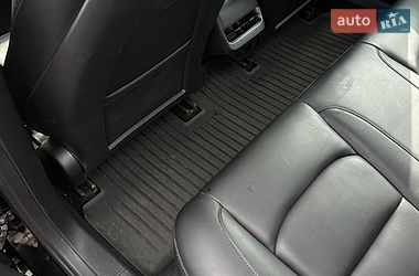 Седан Tesla Model 3 2022 в Львові