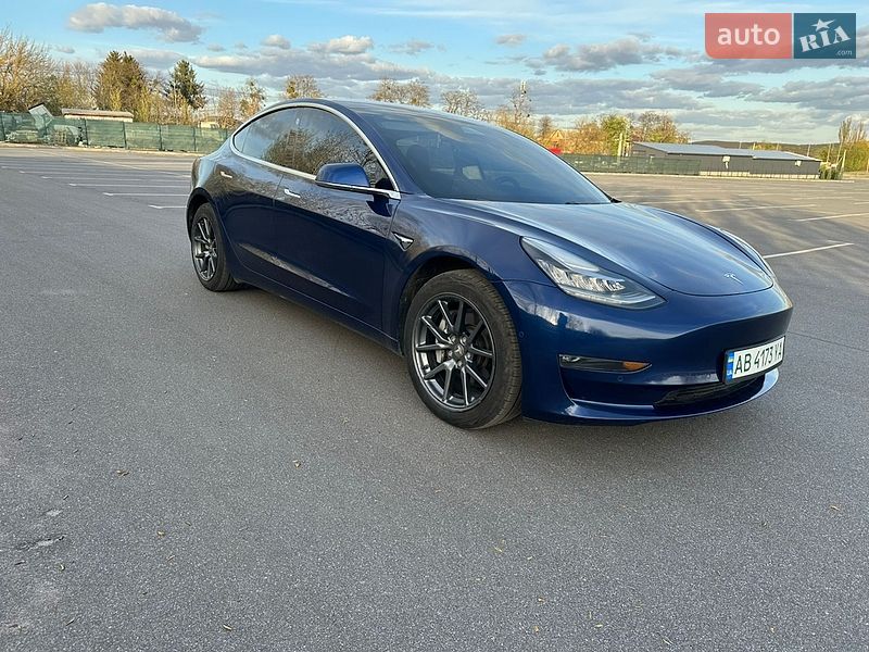 Седан Tesla Model 3 2018 в Вінниці
