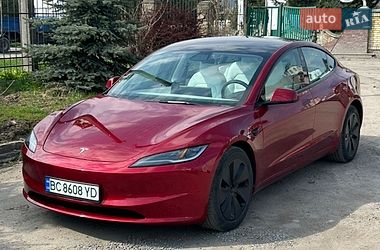 Седан Tesla Model 3 2024 в Львове