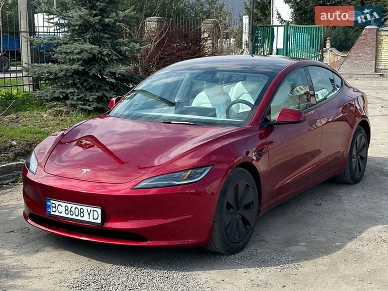 Седан Tesla Model 3 2024 в Львове
