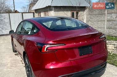 Седан Tesla Model 3 2024 в Львове