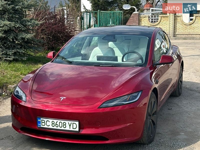 Седан Tesla Model 3 2024 в Львове