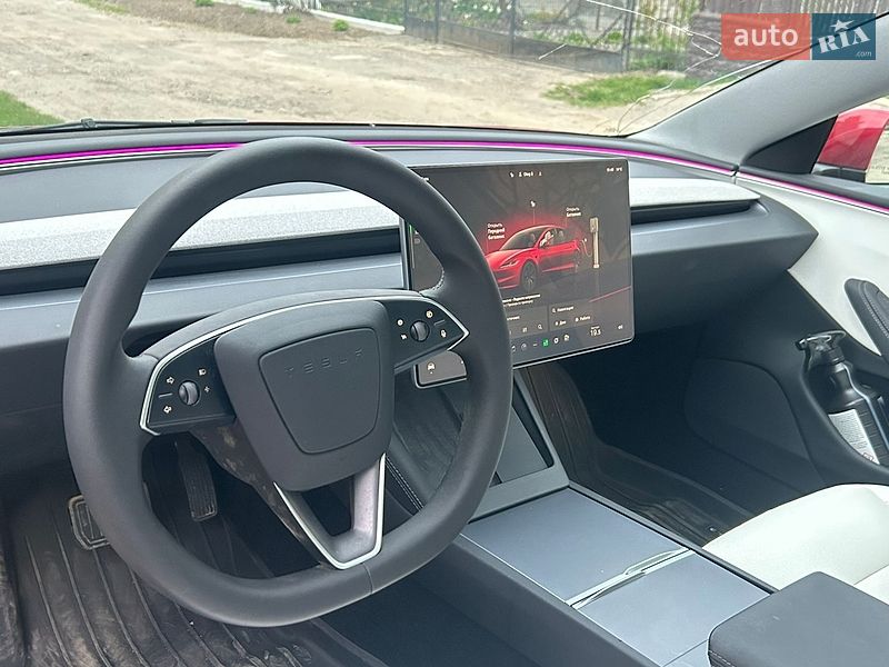 Седан Tesla Model 3 2024 в Львове