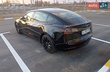 Седан Tesla Model 3 2022 в Буче
