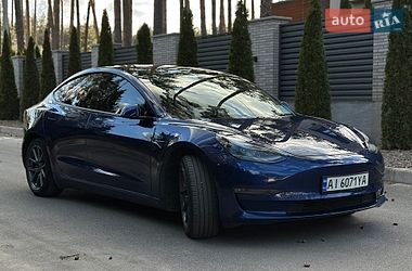 Седан Tesla Model 3 2021 в Киеве