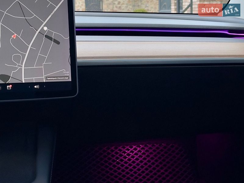 Седан Tesla Model 3 2021 в Киеве