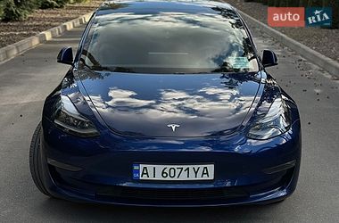 Седан Tesla Model 3 2021 в Киеве