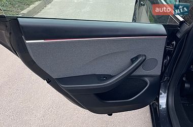 Седан Tesla Model 3 2024 в Нововолинську