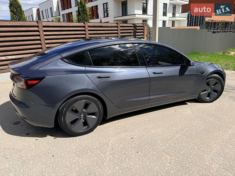 Седан Tesla Model 3 2022 в Львові